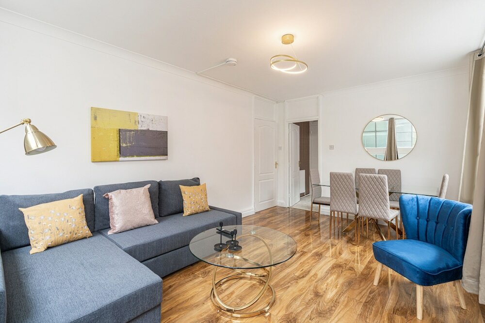 Фото Lovely Apartments in Landward Court