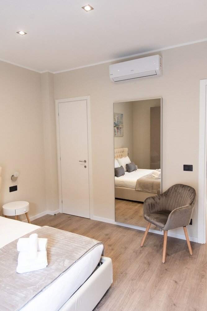 Фото Xxiv Domus Luxury Suites