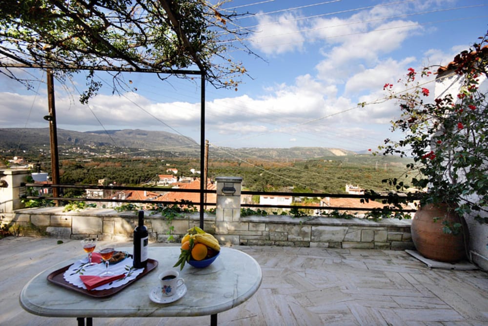 Фото Fenareti Village House