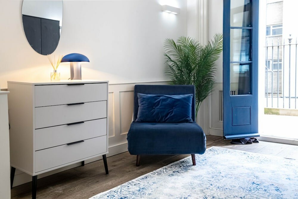 Фото Huge 4br Home near Liverpool St Station