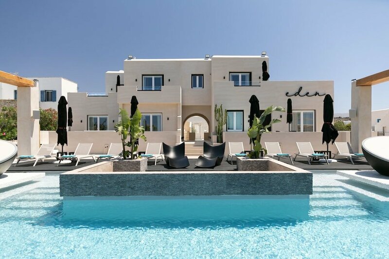 Гостиница Eden Beachfront Residences & Suites