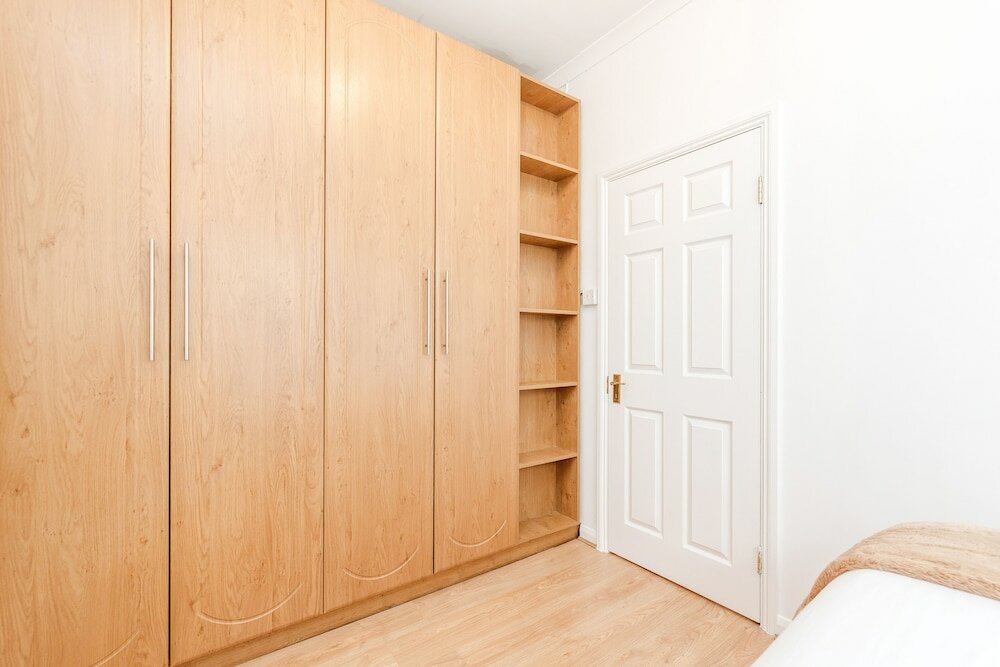 Фото Kings Road Apartments