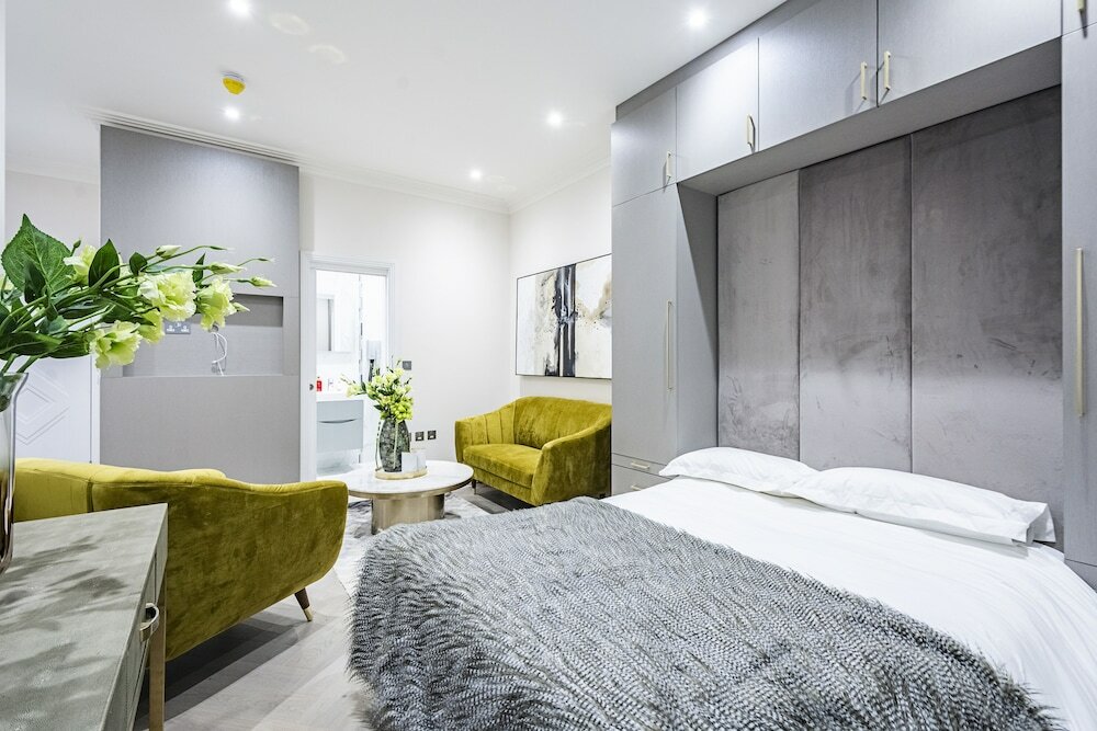 Фото Billionaire Suites Kensington