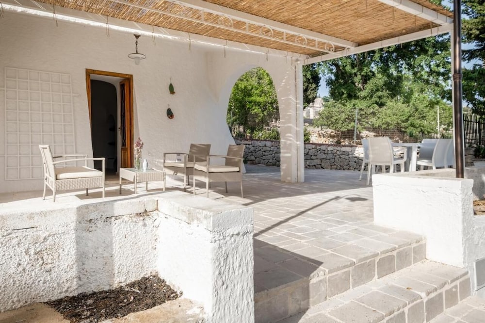 Фото Trullo Bella Vista With Patio & Parking