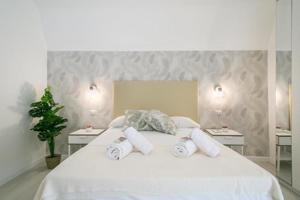 Фото White Candia Guesthouse