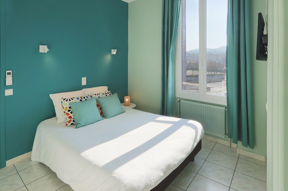 Фото L'Aptois Hotel