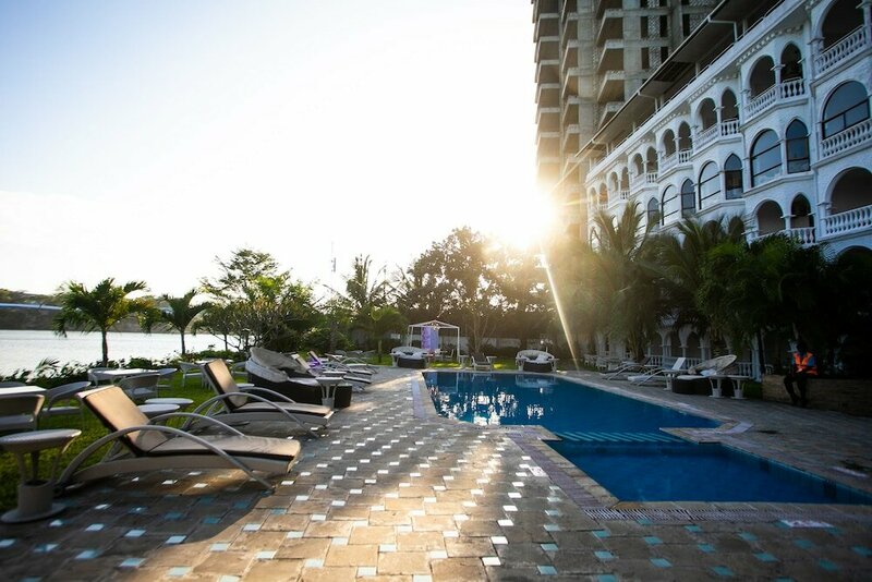 Гостиница CityBlue Creekside Hotel & Suites, Mombasa в Момбасе