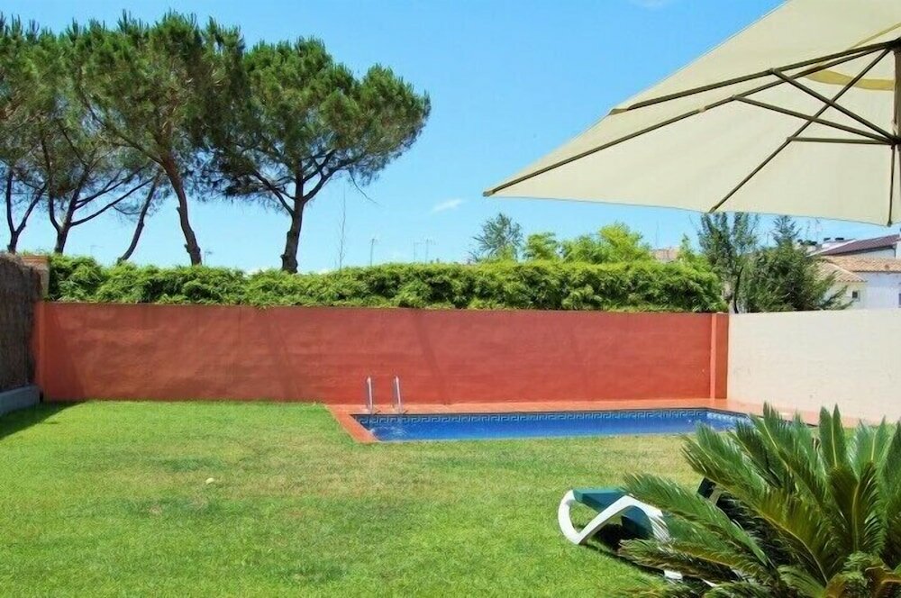 Фото Casa a 15 minutos de la playa, con jardin privado y piscina