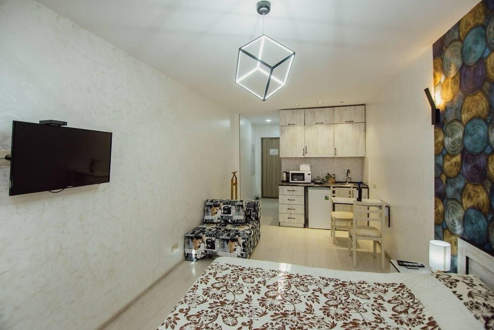 Фото Прекрасная студия в Батуми с выходом на крышу здания