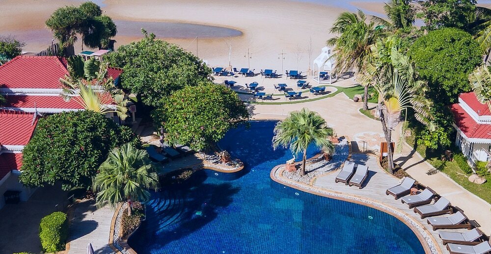 Фото Wora Bura Hua Hin Resort & Spa