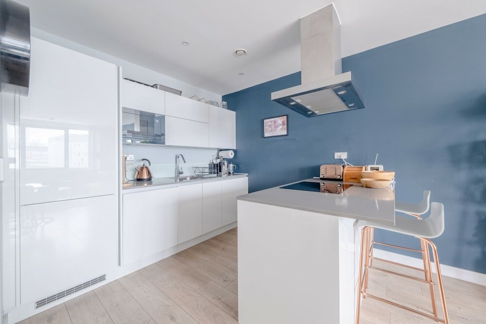 Фото Light & Spacious 1bedroom Flat With Balcony - Mile End