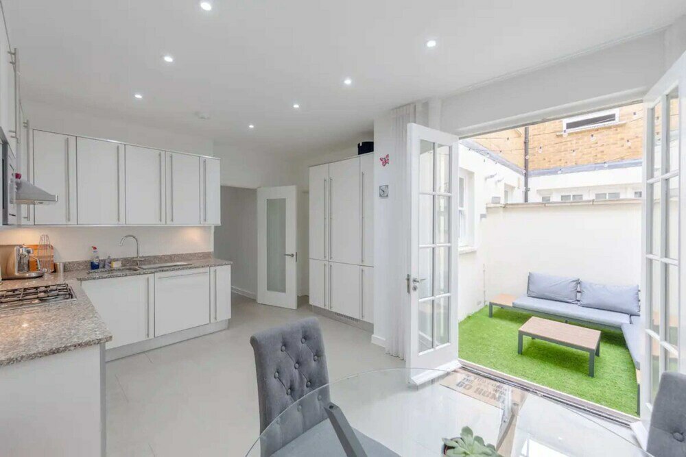Фото Modern & Centrally Located 2bd Flat - Marble Arch!