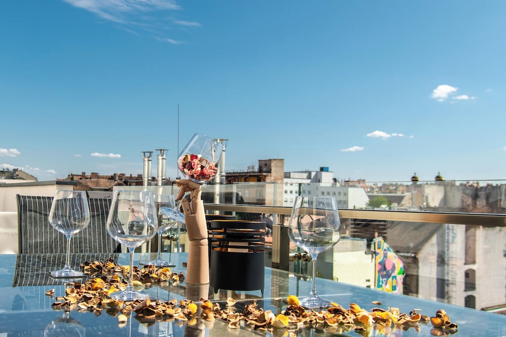 Фото Elisabeth Downtown Apartments by UrbanRent