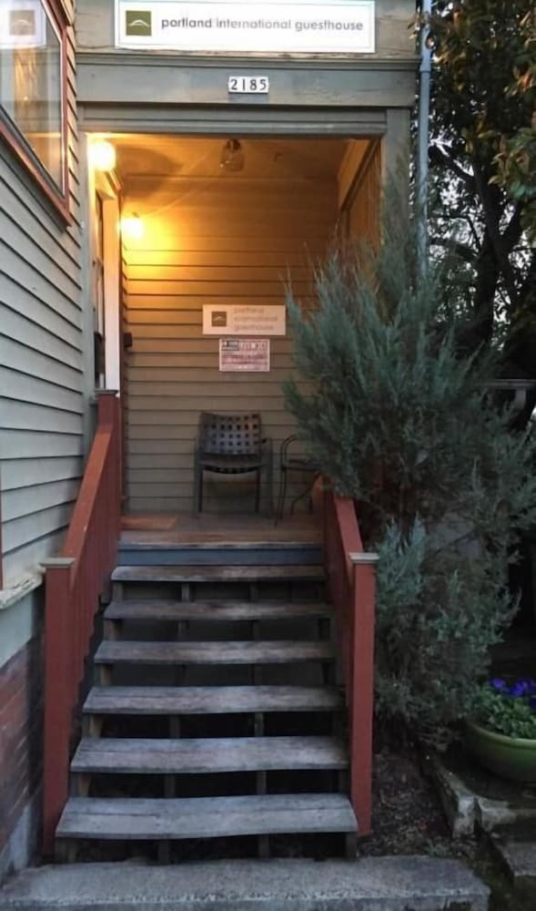 Фото Portland International Guesthouse