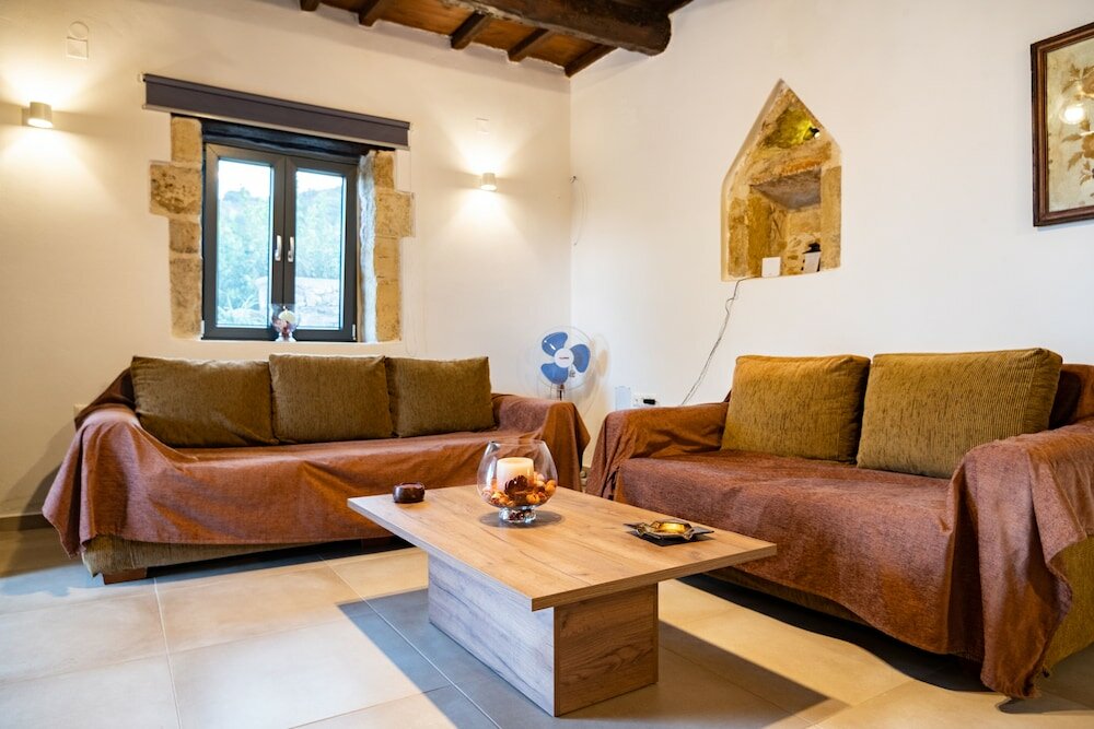 Фото Traditional Villa in Fres