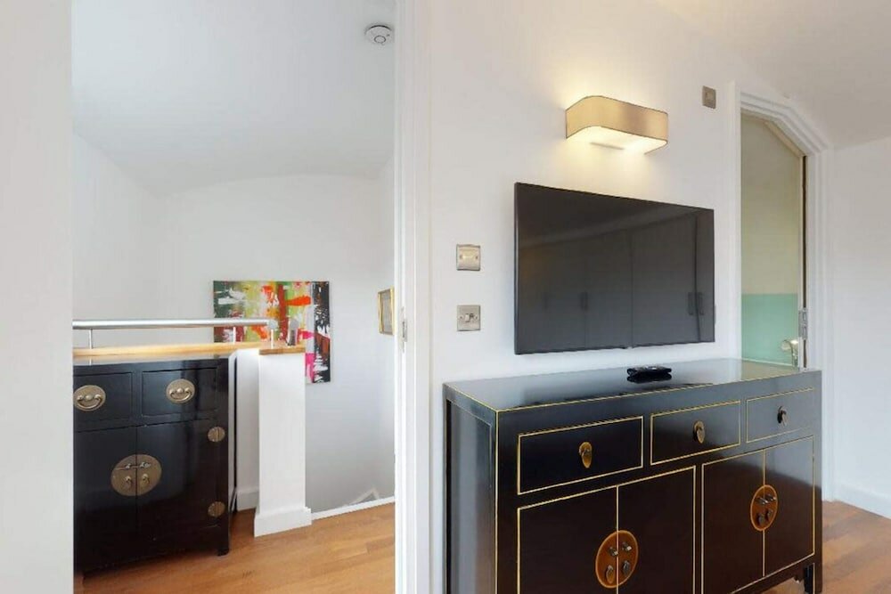 Фото Short let - Penthouse Apartment With West-facing Terrace