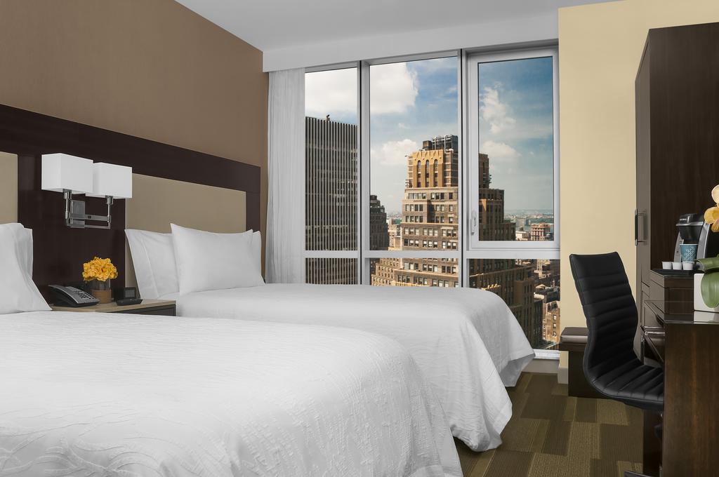 Фото Hilton Garden Inn New York-Times Square Central