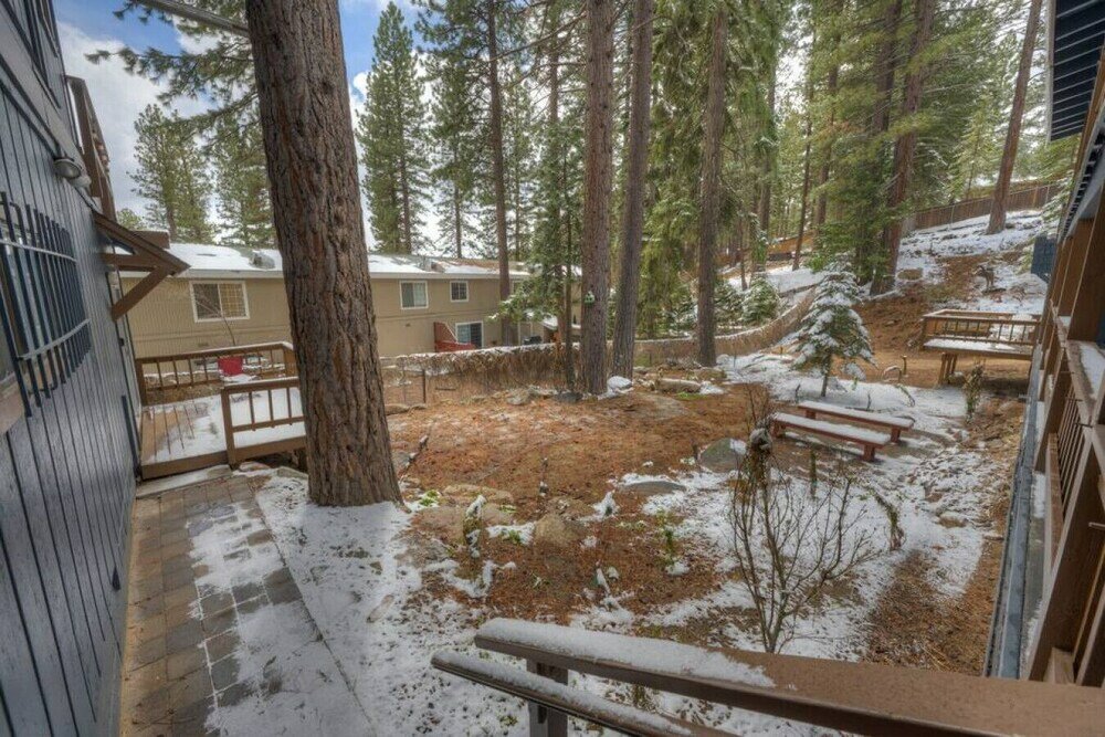 Фото Studio with Large Deck and Full Kitchen