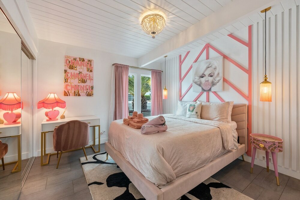 Фото The Blush & Beverly