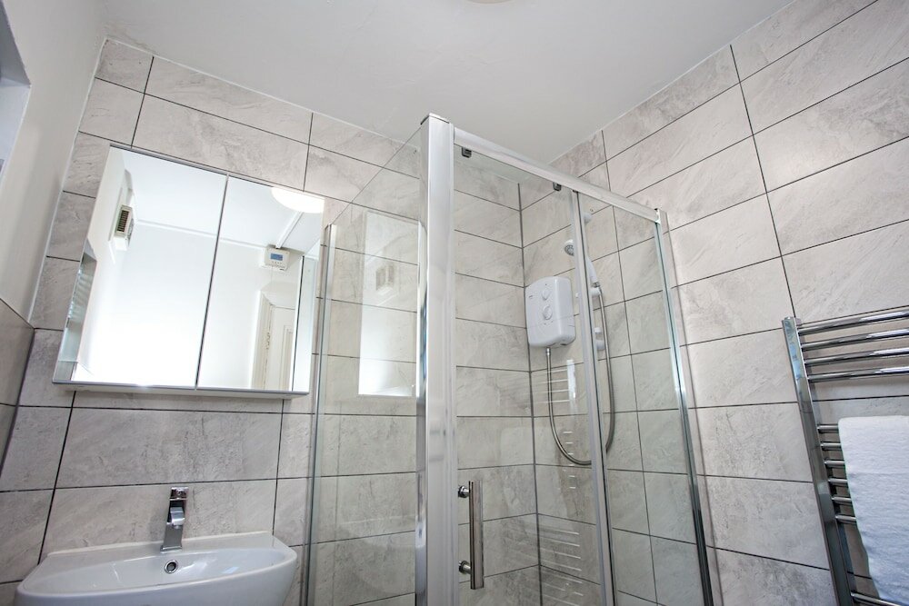 Фото The Manchester Pad - Sleeps 12