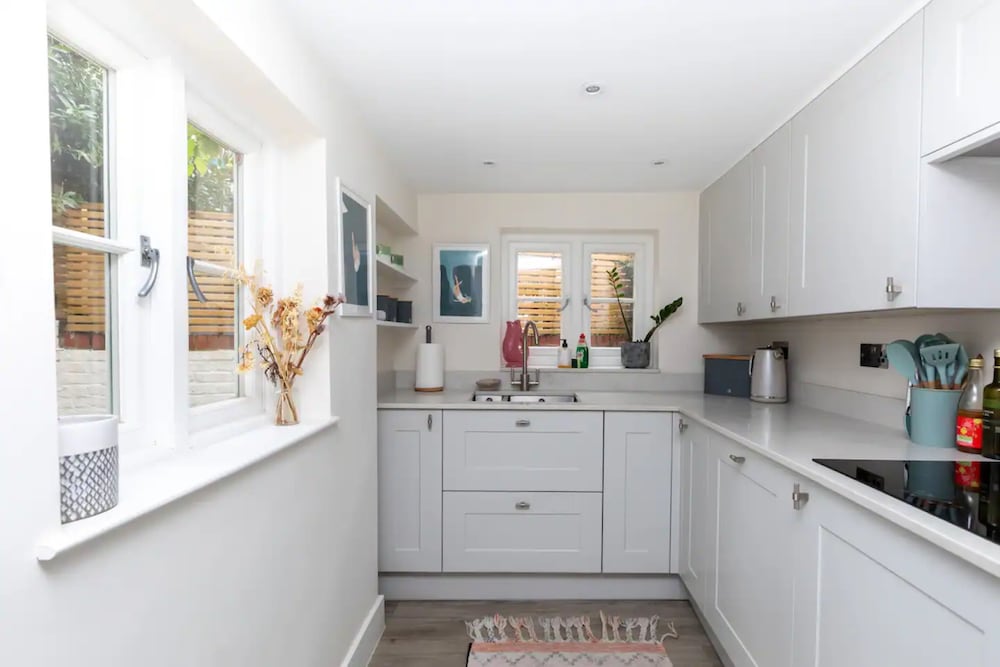 Фото Vibrant 1bd Home With Outdoor Patio - Hammersmith!