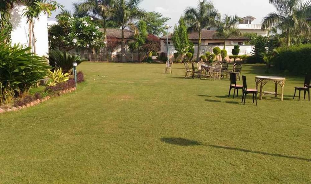 Фото Adb Rooms Corbett Jungle Holiday SPA