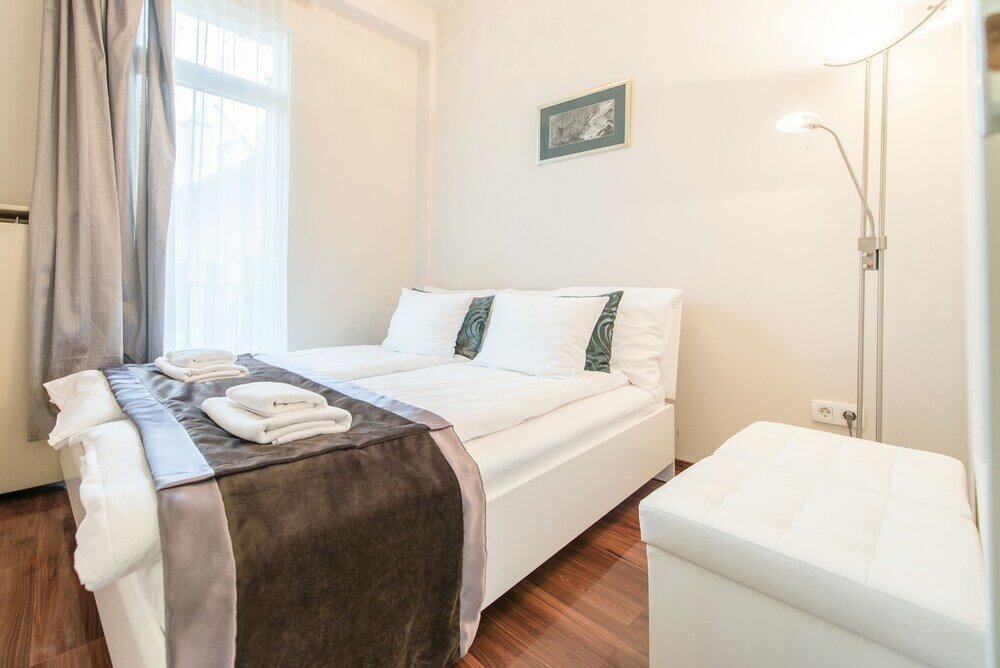 Фото Venus Apartments - Liberty Bridge