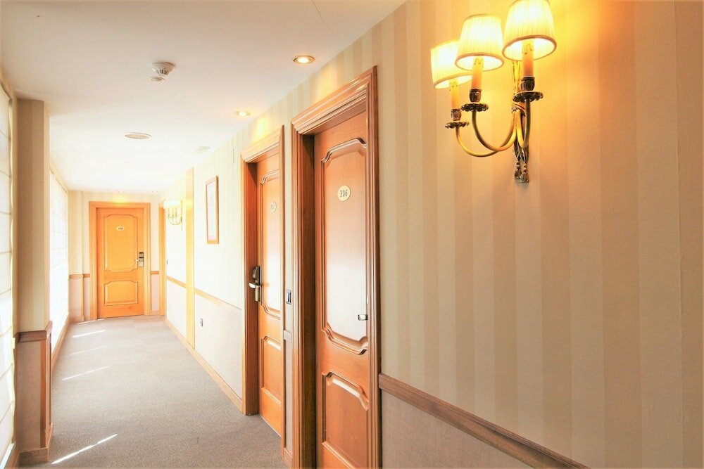 Фото Hotel Ele Puente Romano