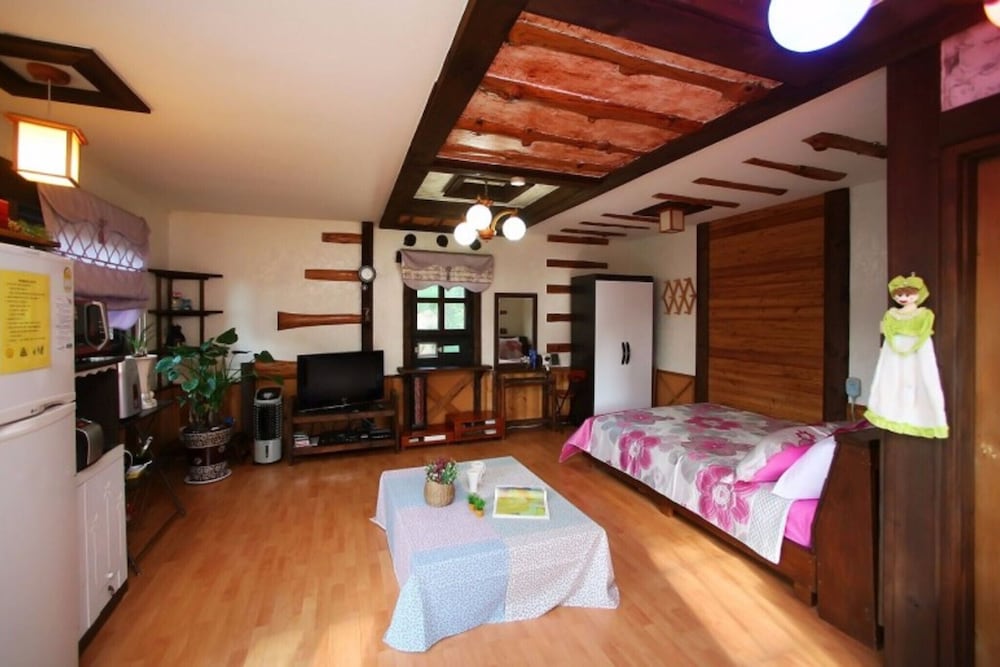 Фото Jeongseon Haetbinnuri Pension