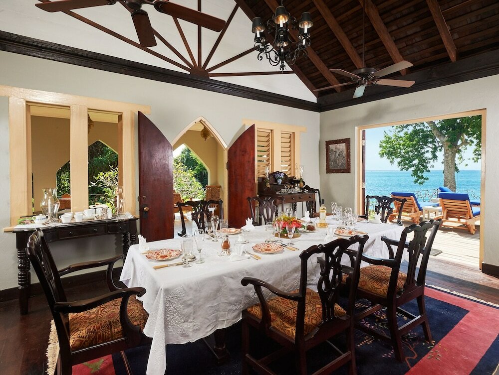 Фото Bluefields Bay Villas