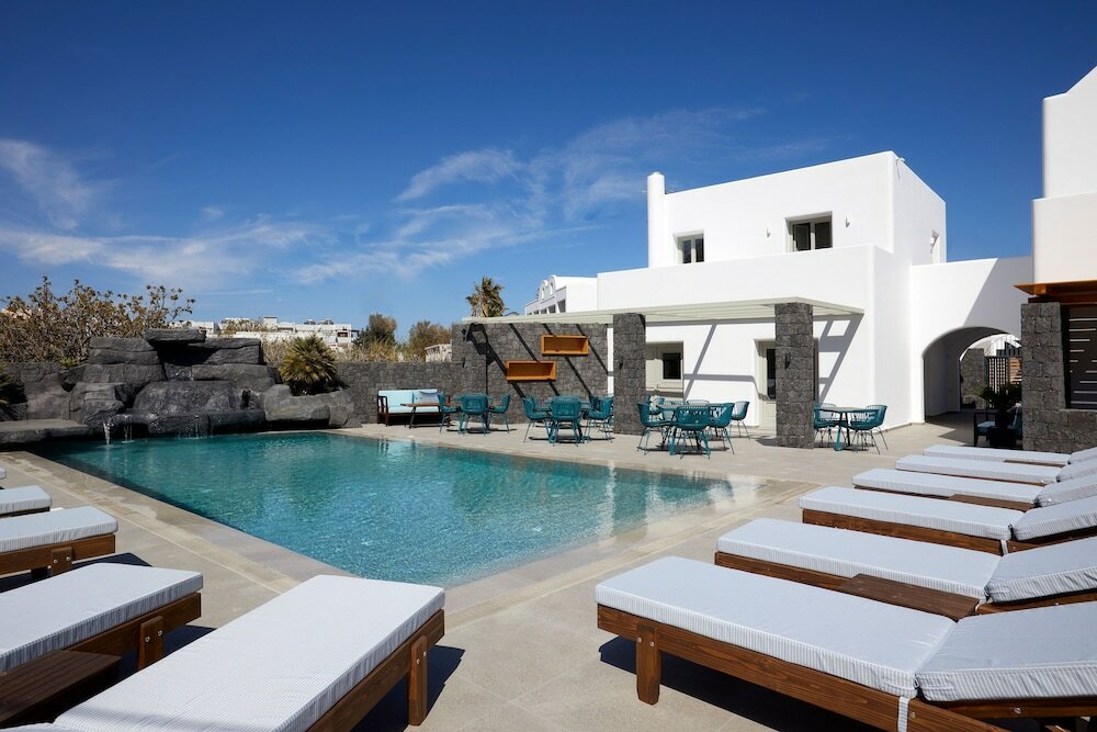 Фото Mountain and Sea Suites