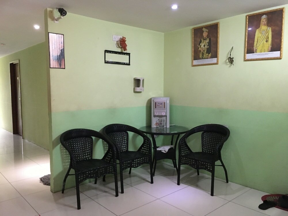 Фото Red Apple Hotel