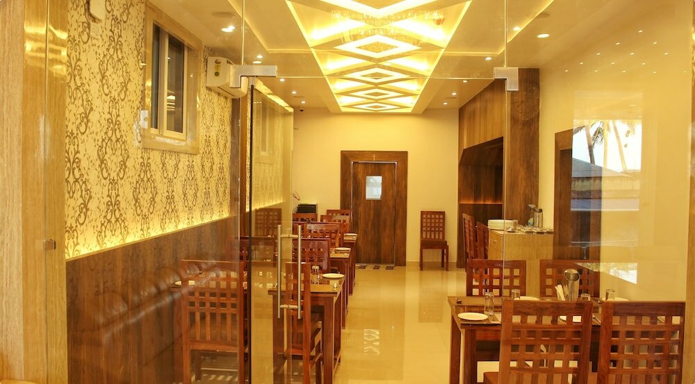 Фото Hotel Idhaya