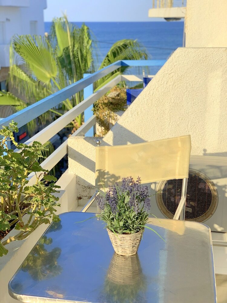 Фото Kassavetis Center - Hotel Studios & Apartments