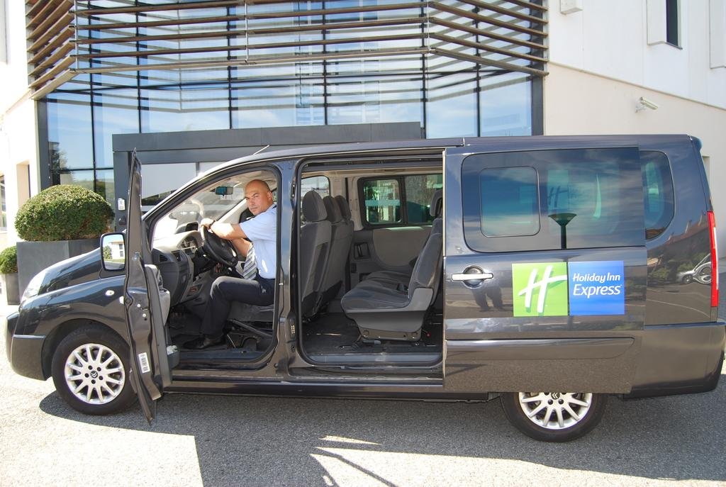 Фото Holiday Inn Express Toulouse Airport