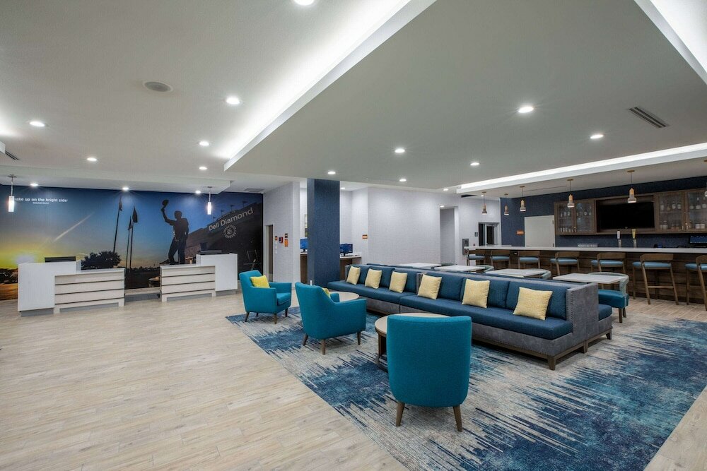 Фото La Quinta Inn & Suites by Wyndham Round Rock near Kalahari