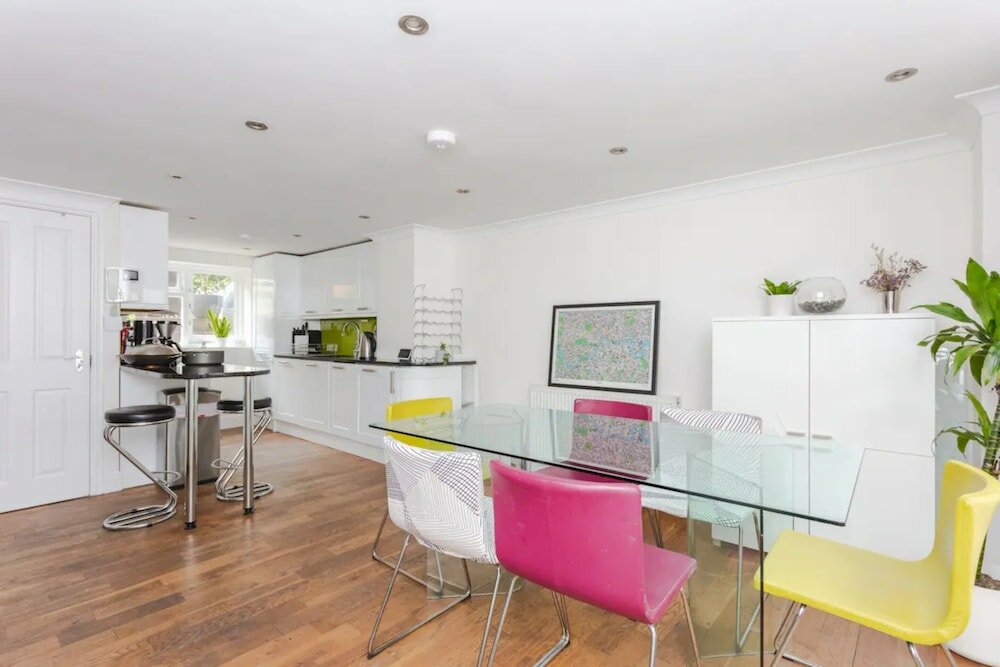Фото Stylish 3 Bedroom Home With Garden Near Kings Cross