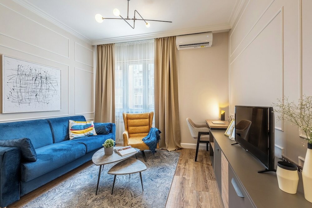 Фото Luxury & Unique-Top Center Apt. - 3bdr