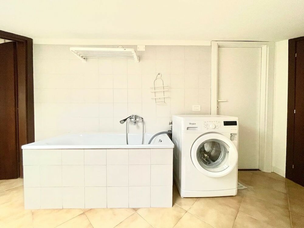 Фото Large modern 2-storey house in the heart of Verona