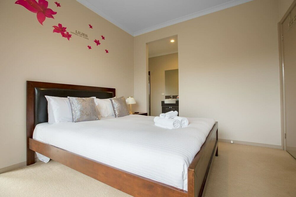 Фото Gorgeous 4br Home in Point Cook