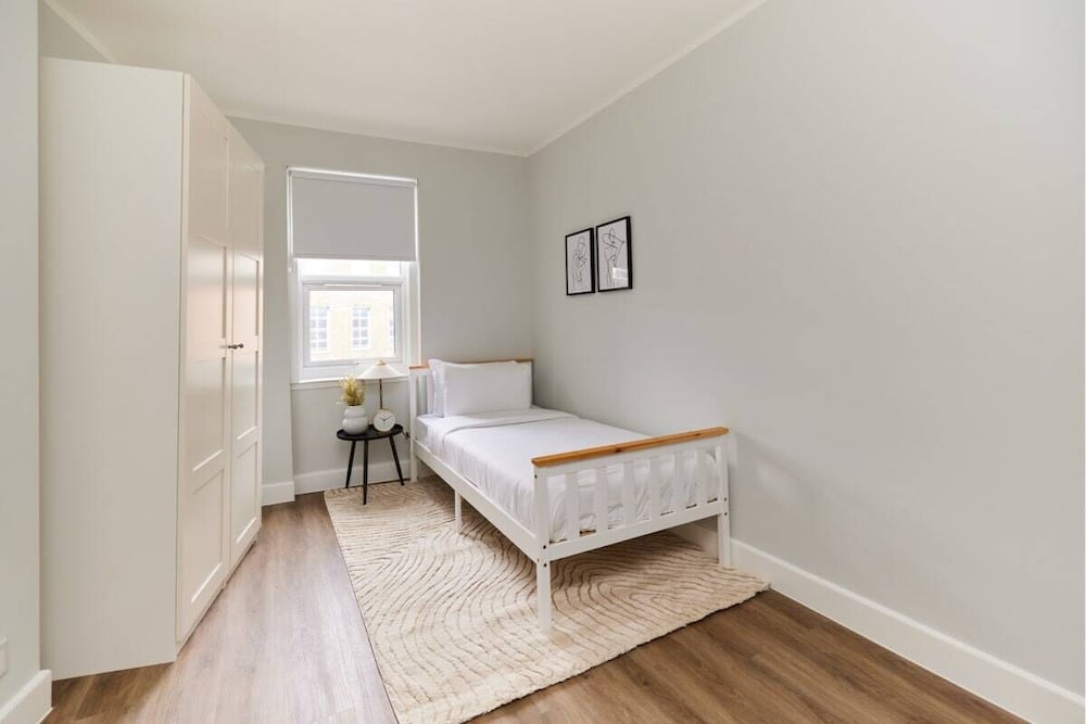 Фото The Fulham Escape - Alluring 5bdr Flat