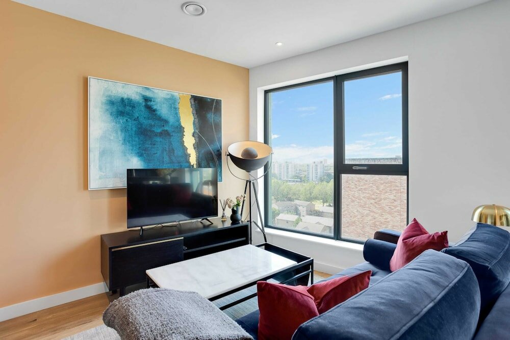 Фото Sleek and Stylish Studio Apartment