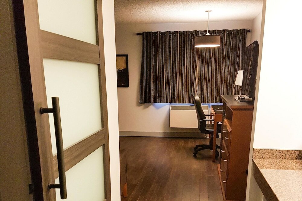 Фото Quality Inn West Edmonton