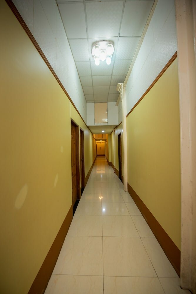 Фото Yangon Urban Hotel