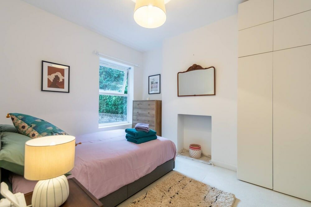 Фото Charming 1 Bedroom Apartment in Shepherds Bush With Patio Area