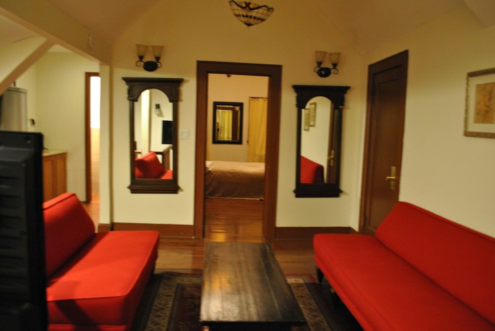 Фото Newark Hansbury Multi Level House