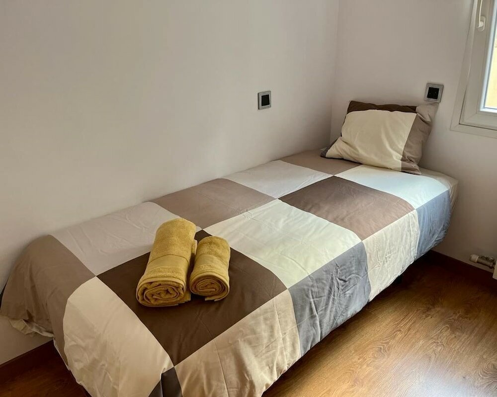 Фото Amplio apartamento cerca Fira y Centro