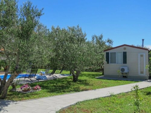Гостиница Enticing Mobile Home in Pakoštane With Swimming Pool