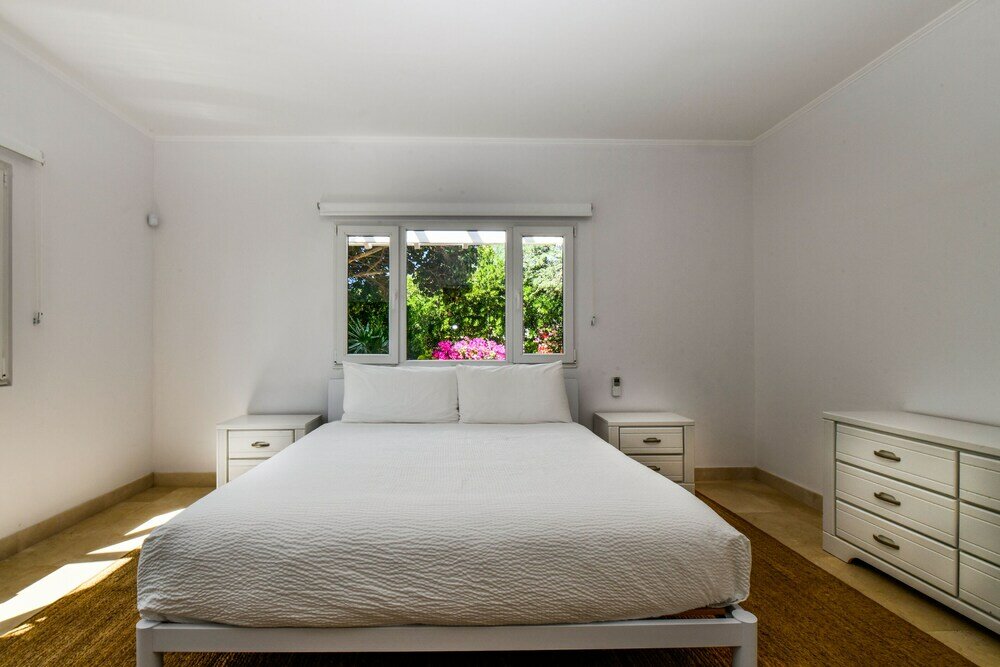 Фото Beach Front Luxury Villa! Boca Catalina Malmok!