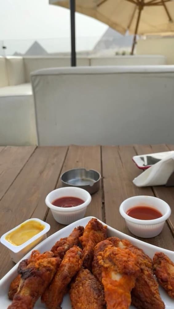 Фото Queen Pyramids View